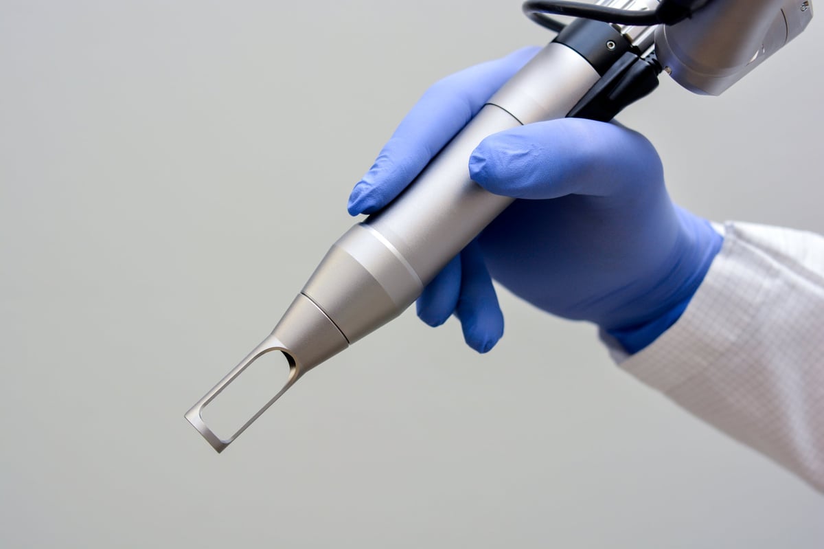 Erbium YAG laser handpiece for professional skin treatment